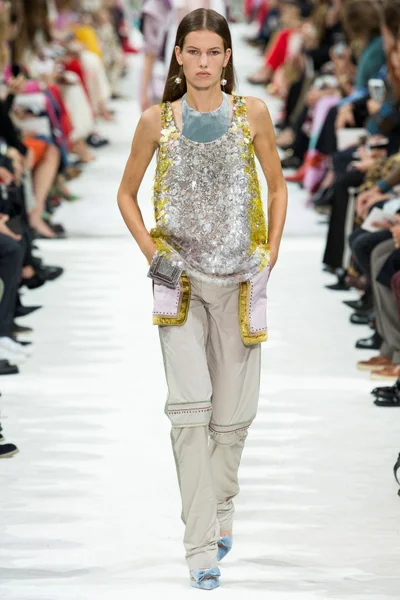 Look 5